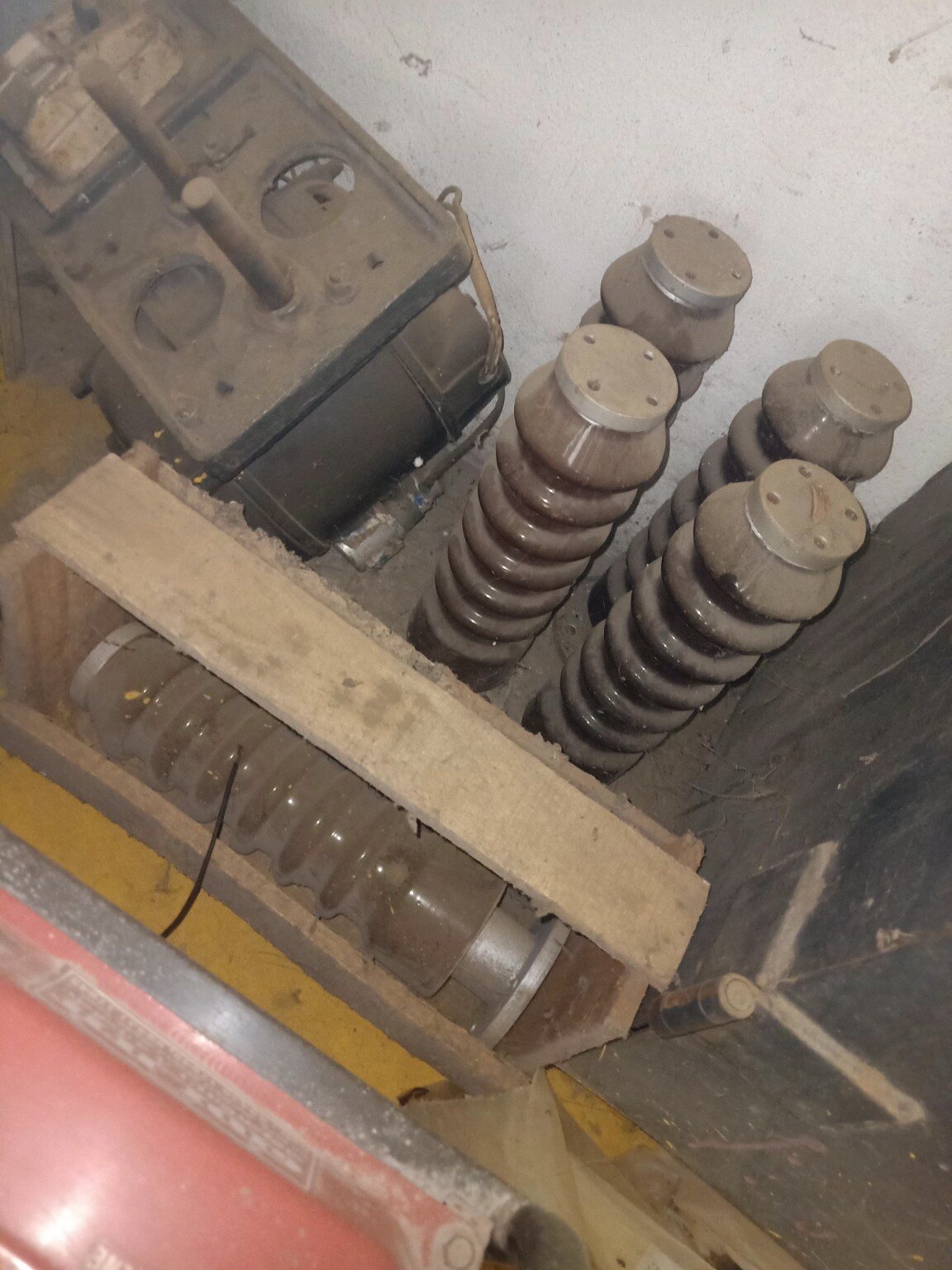 High-Voltage Insulator System